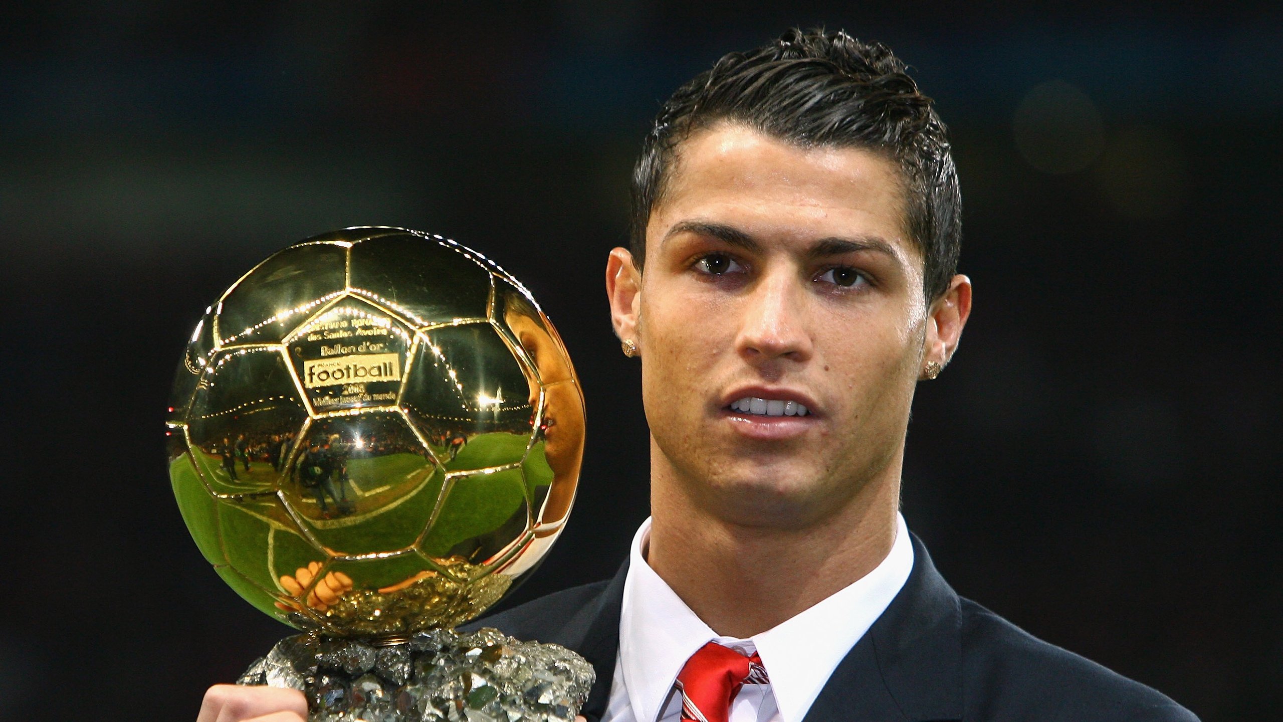 “海岸线飙车：沿海赛段的贵族速度”，海岸线解说